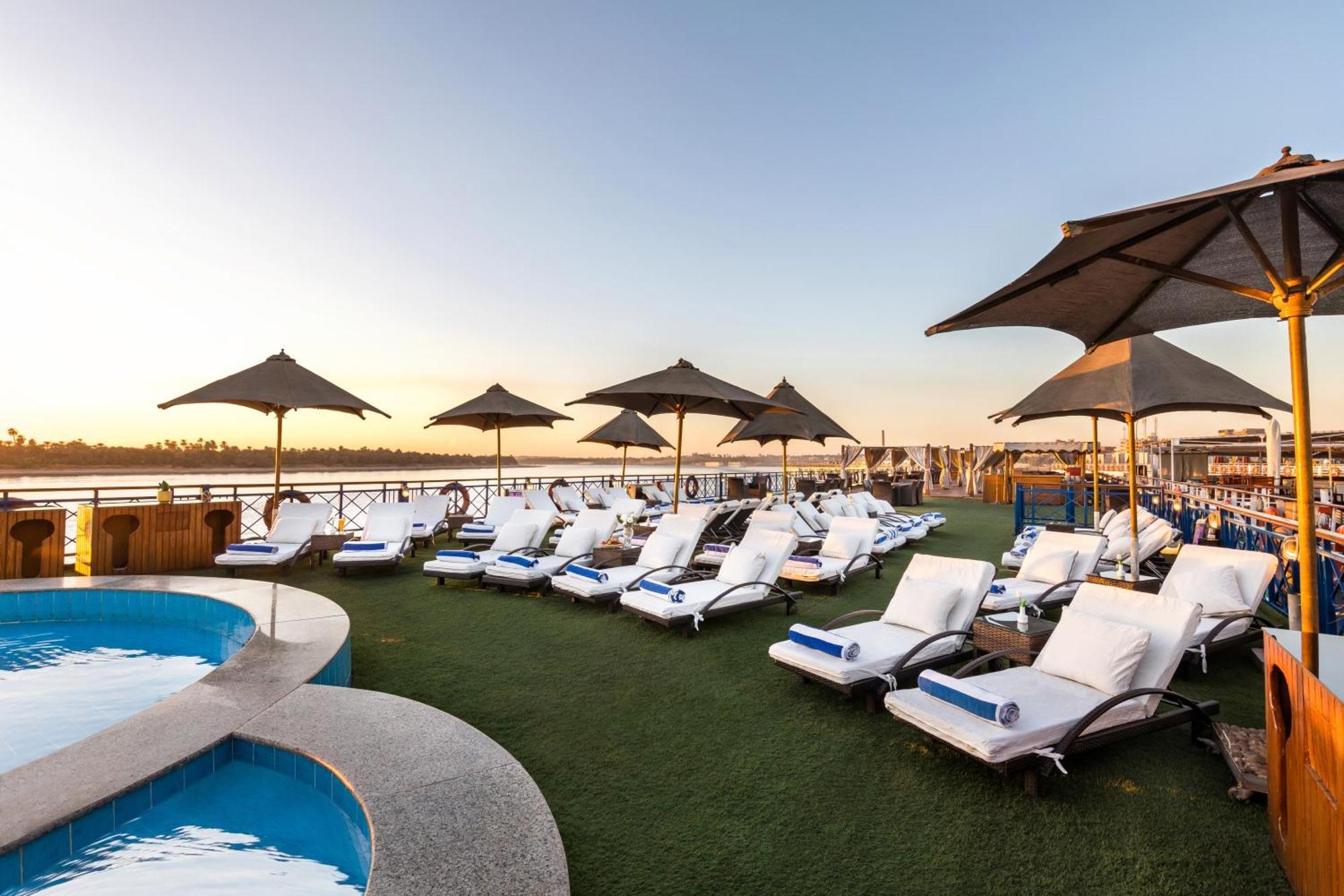 M/S Esmeralda Nile Cruise - 4 Or 7 Nights From Luxor Each Monday And 03 Nights From Aswan Each Friday ภายนอก รูปภาพ