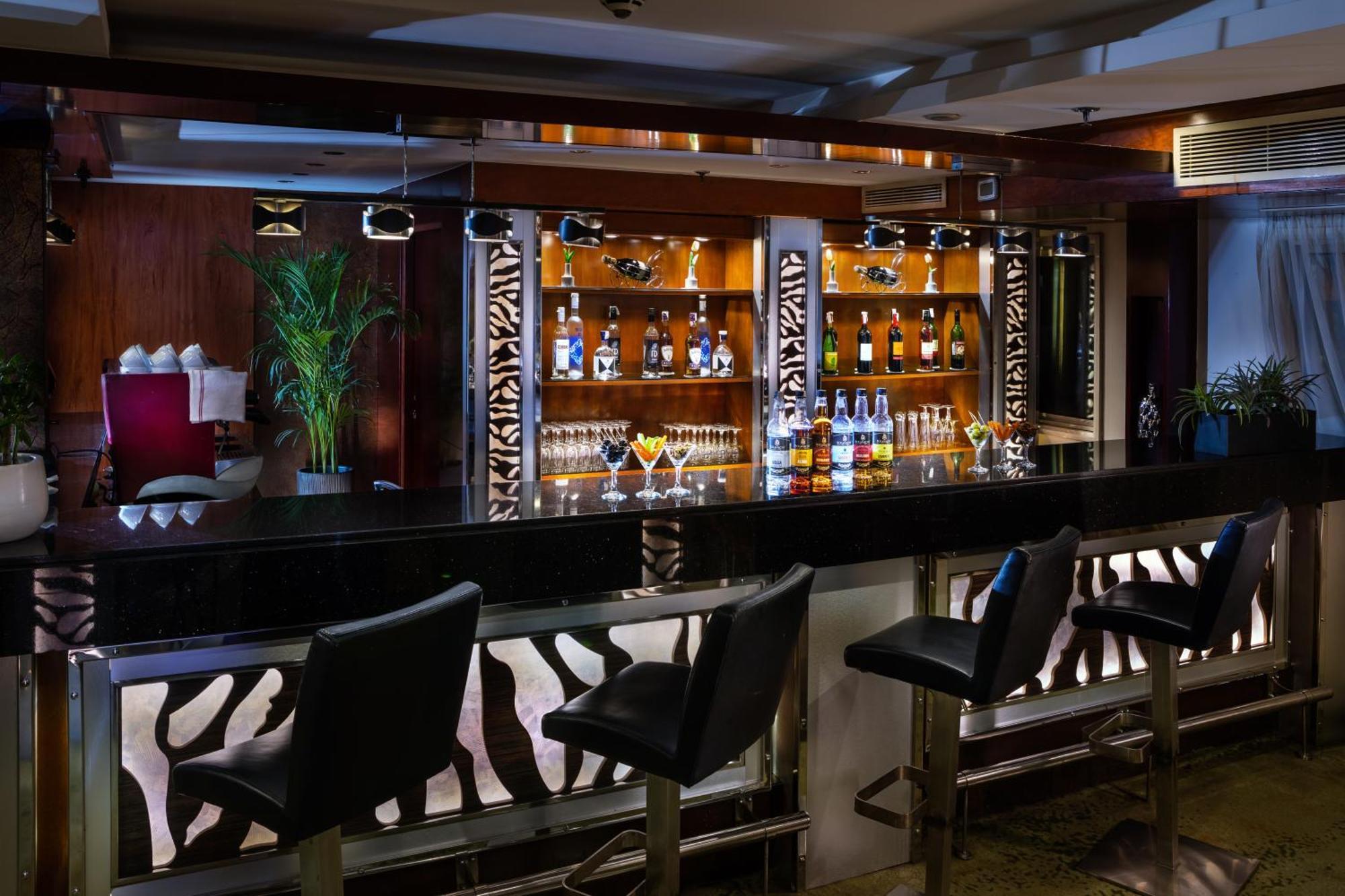 M/S Esmeralda Nile Cruise - 4 Or 7 Nights From Luxor Each Monday And 03 Nights From Aswan Each Friday ภายนอก รูปภาพ